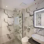 Hotel Absolute