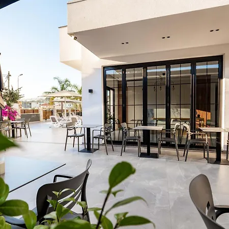 Absolute Hotel 4*