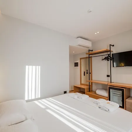 Absolute Hotel